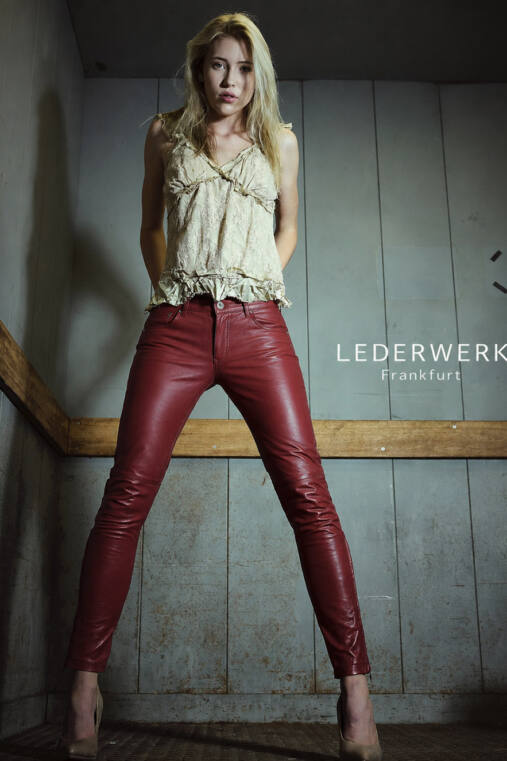 LEDERWERK Zora 2.0 - die rote Lederhose